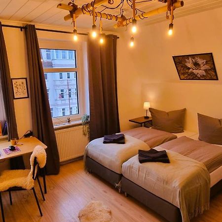 Nigella Apartment Direkt Am Hauptbahnhof Celle Fur 6 Personen Mit Kostenfreiem Parkplatz Voll Ausgestatteter Kuche Elite Standard Buitenkant foto